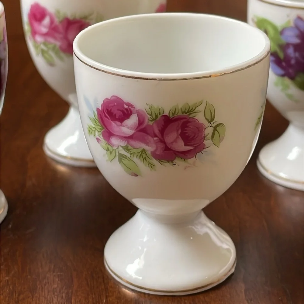 Set of 4 vintage porcelain egg cup holders roses and violets pattern - Picture 2 of 7